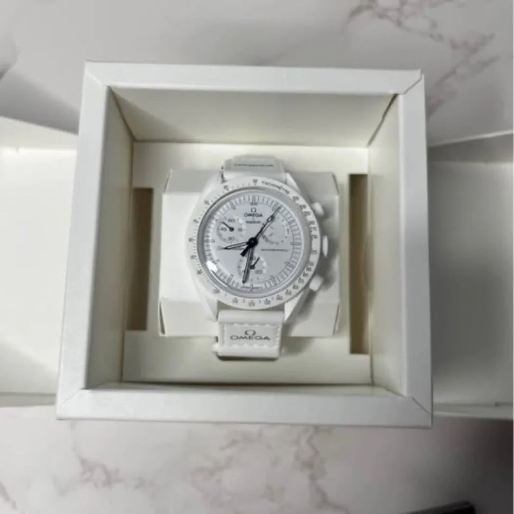 OMEGA x Swatch Mission to the Moonphase – Snoopy Edition (Full Set) - Picture 2 of 6